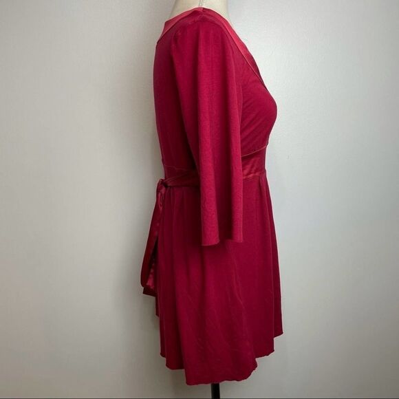 Express Solid Red 3/4 Quarter Sleeve V Neck Tie Up Back Soft Peplum Blouse L - Picture 5 of 11